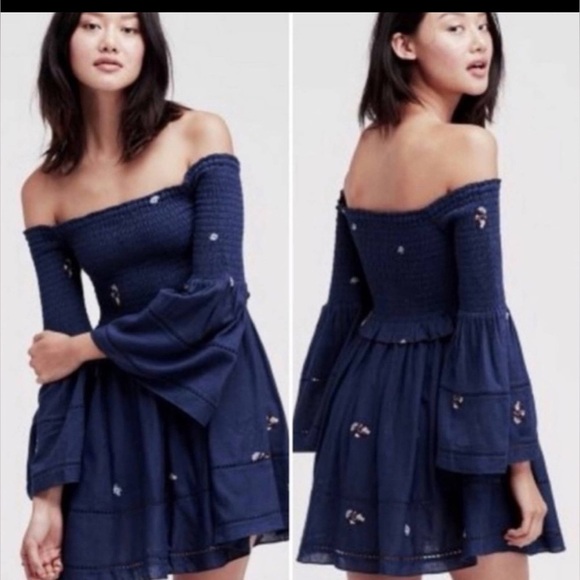 Free People Counting Daisies Navy Blue Off The Shoulder Embroidered Dress M - Picture 1 of 13